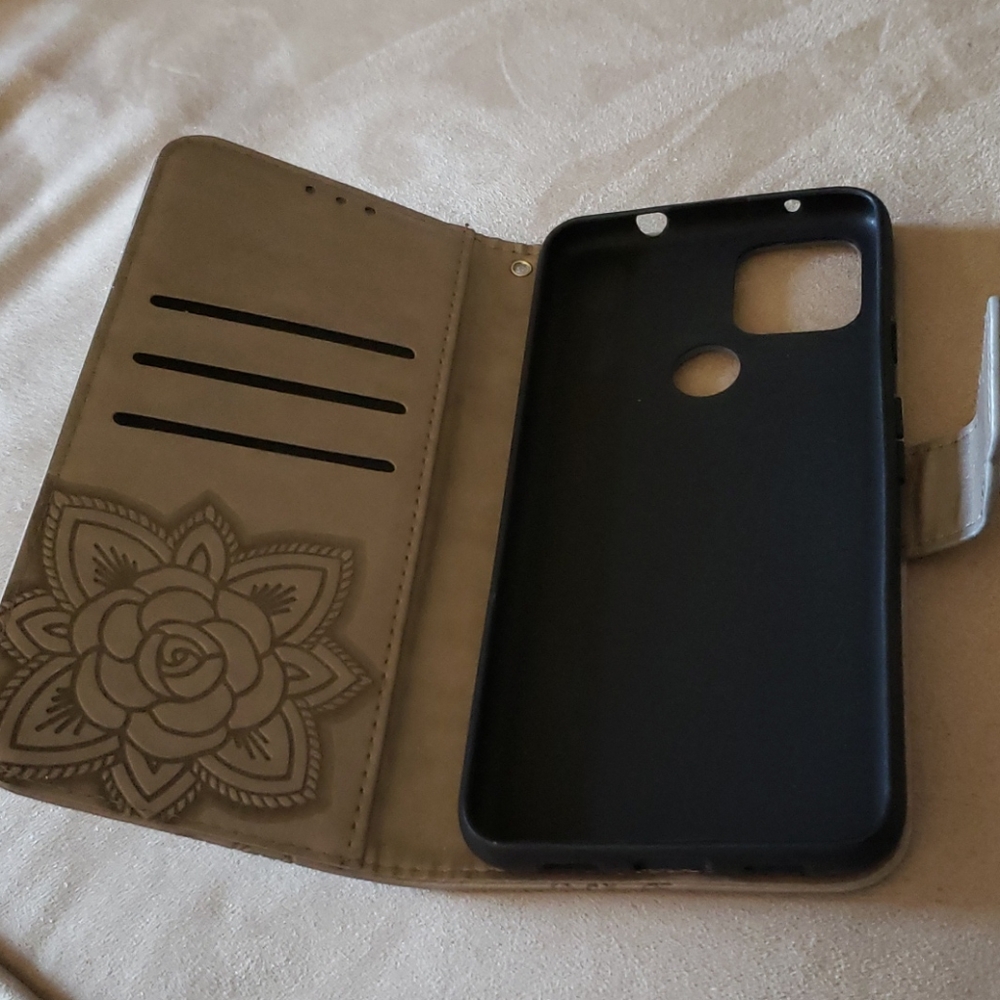 Cell Phone Cover. - Picture 7 of 8